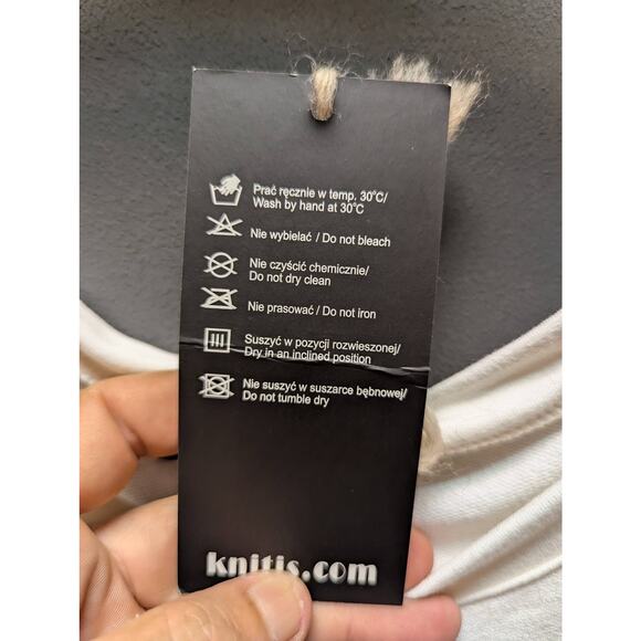 KNITIS casual white short sleeve Tee t-shirt womens Size Medium V-Neck - Picture 4 of 5